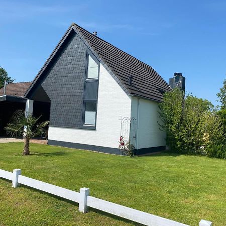 Traumhaftes Geraeumiges Ferienhaus In Meernaehe Брейніссе Екстер'єр фото