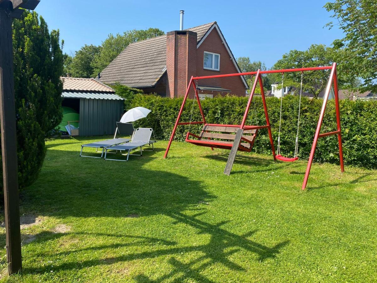 Traumhaftes Geraeumiges Ferienhaus In Meernaehe Брейніссе Екстер'єр фото
