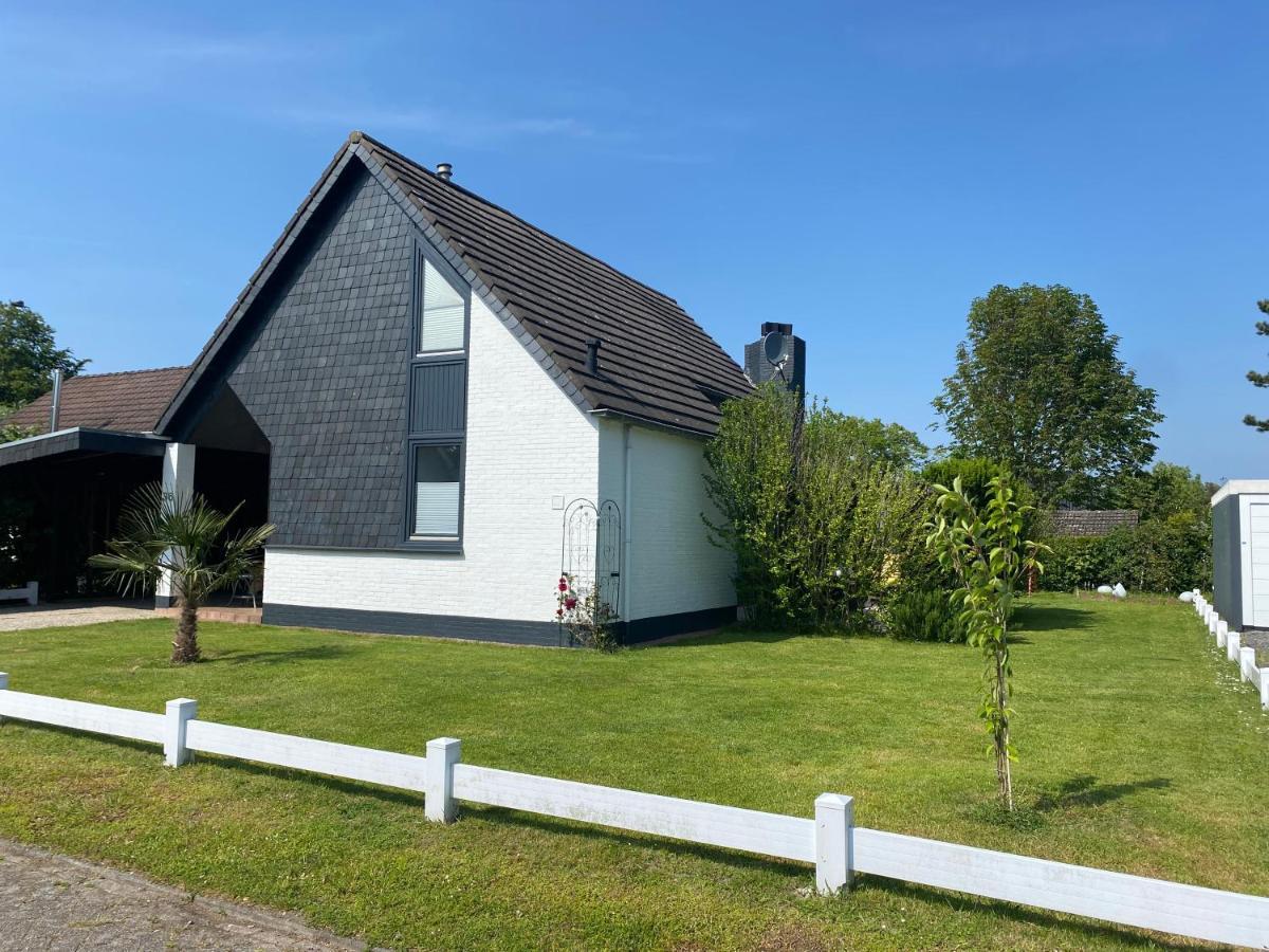 Traumhaftes Geraeumiges Ferienhaus In Meernaehe Брейніссе Екстер'єр фото
